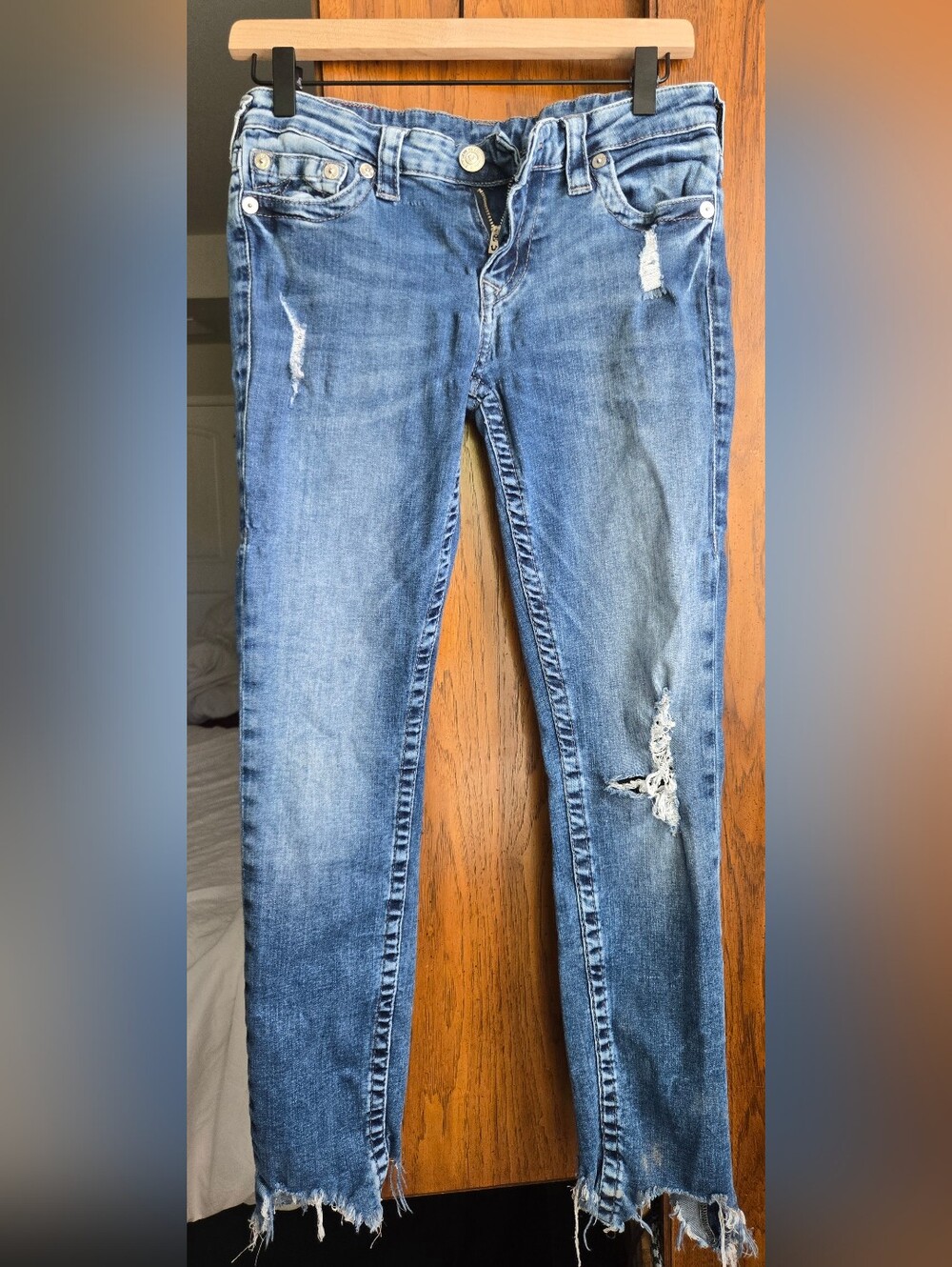 True Religion Women's Distressed Blue Denim Jeans. US Size 10